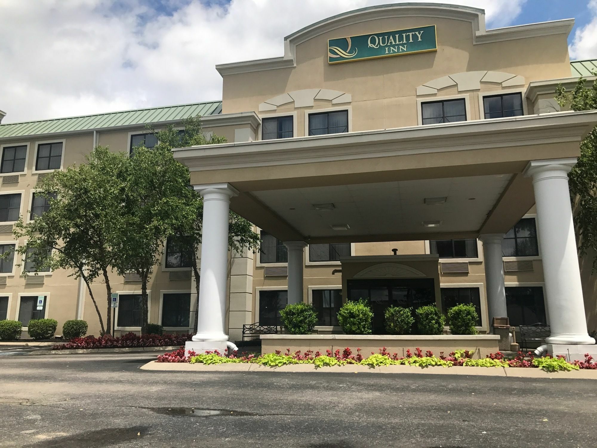 Quality Inn Murfreesboro-University Area Экстерьер фото